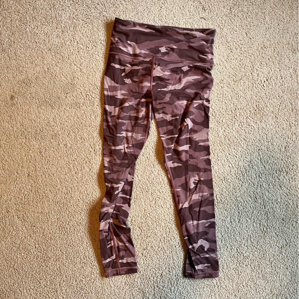 Maroon camouflage Athleta yoga pants